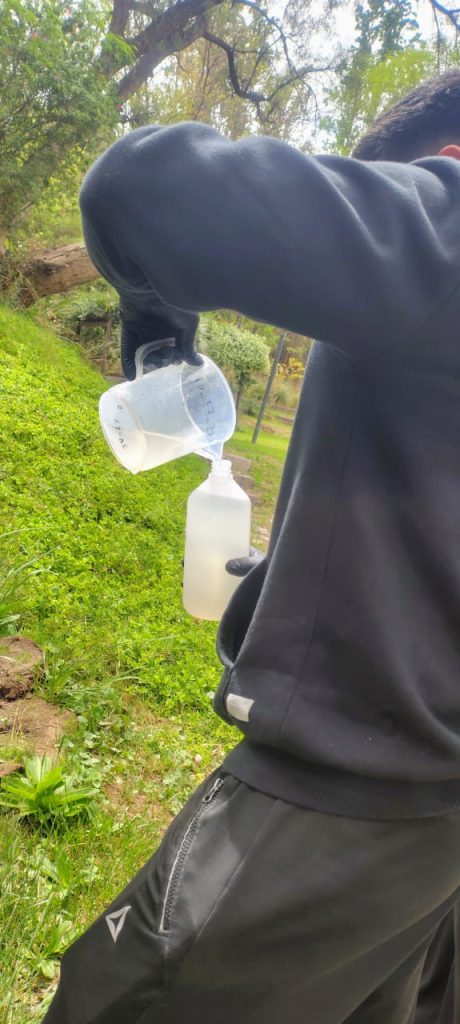 Práctica de monitoreo de agua – estudiantes de Procesos Mineros, Anexo Belén